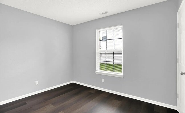 Building Photo - 4007 Knollwood Ave