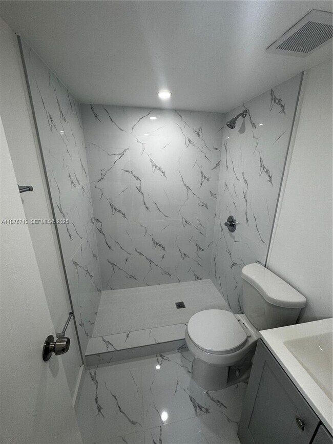 Building Photo - 2515 Polk St