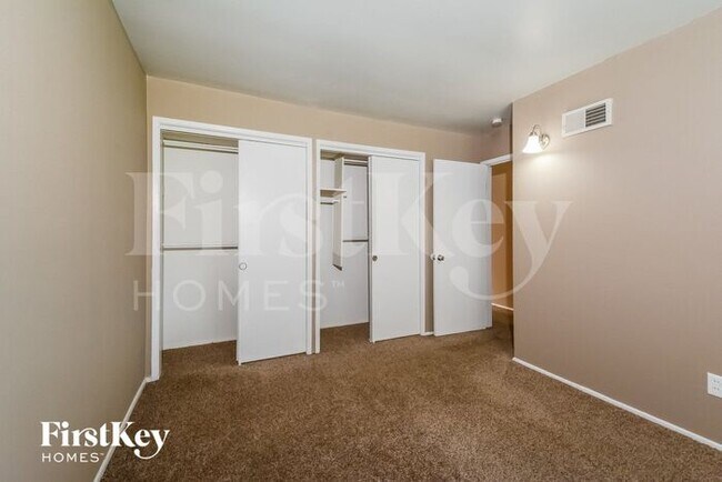 Building Photo - 1845 Mullanphy Ln