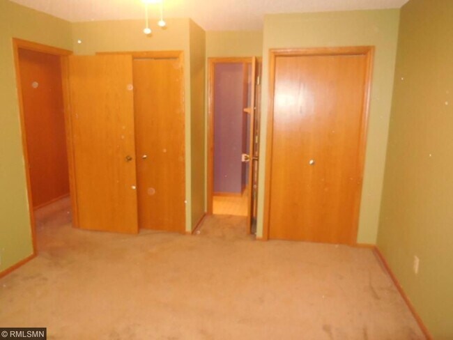 Building Photo - Townhome Coon Rapids