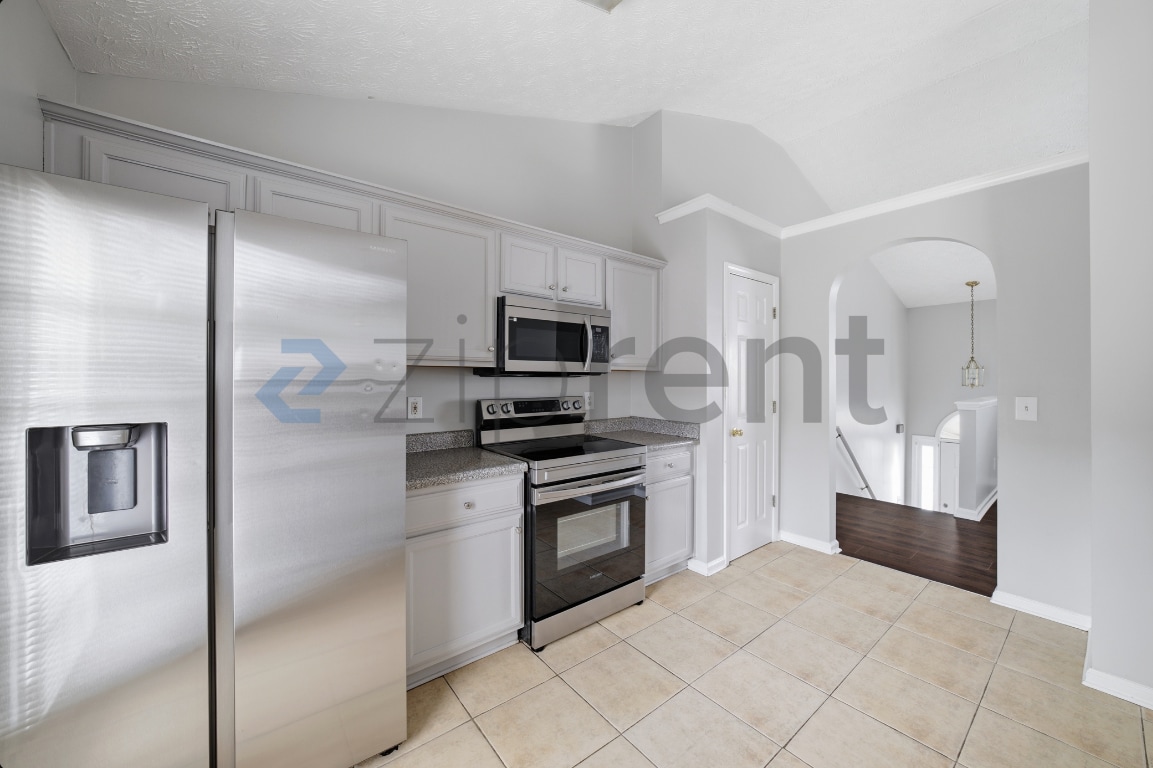 Building Photo - 1512 Buckingham Pl