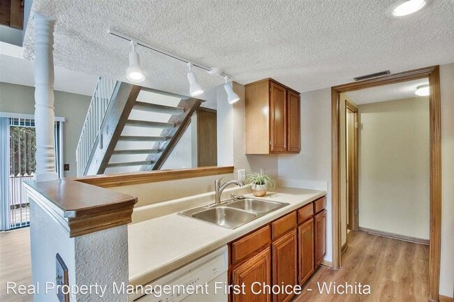 Building Photo - 2 br, 2 bath House - 1717 S Cypress Unit 821