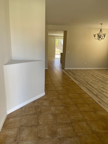 Building Photo - 5419 Benttree Way