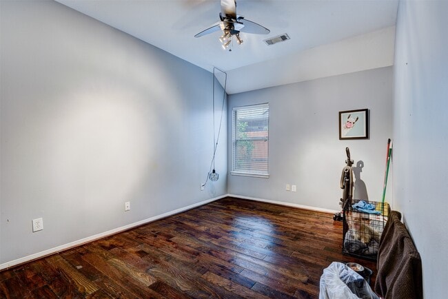 Building Photo - 9022 Westwillow Dr
