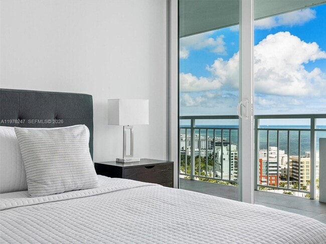 Building Photo - 400 South Pointe Dr