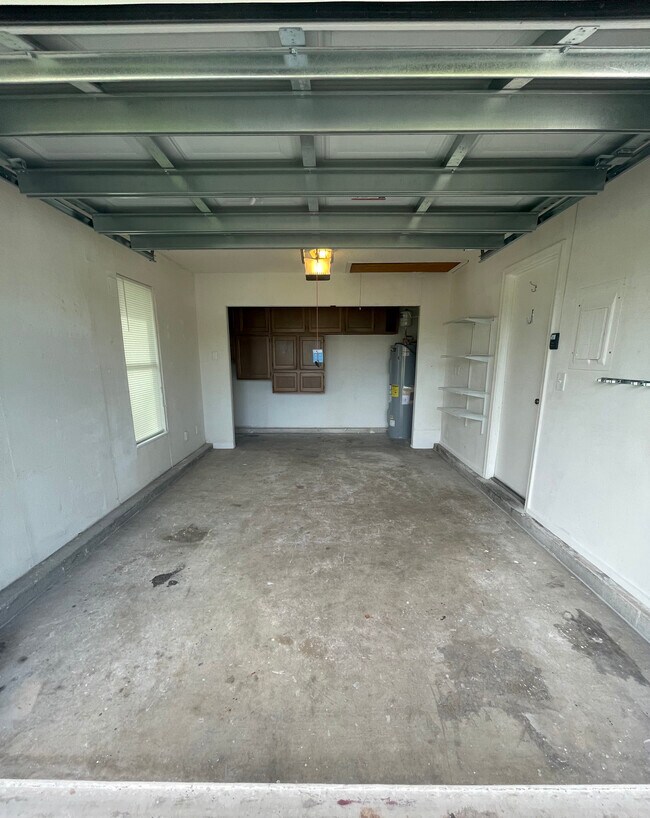 Building Photo - 8043 SE Highpoint Way