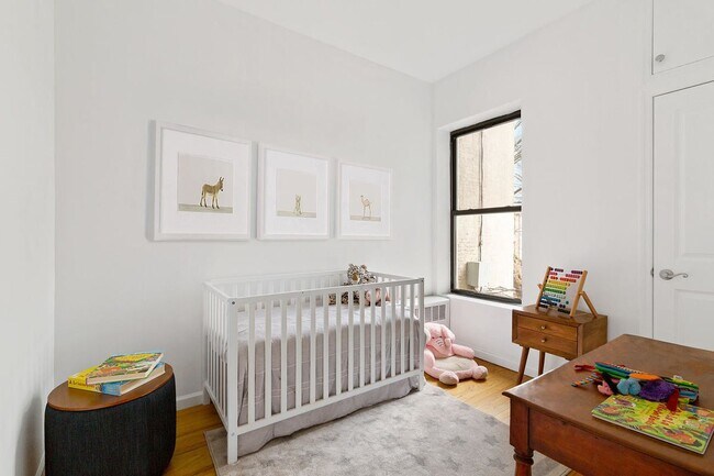 Building Photo - 273 Albany Ave