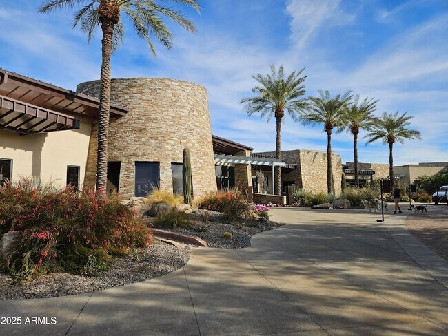 Building Photo - 13311 W Andrew Ln
