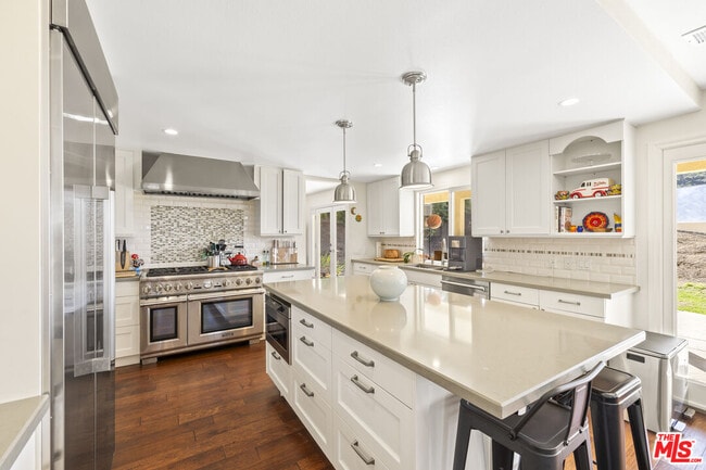 Building Photo - 3804 Vista Linda Dr