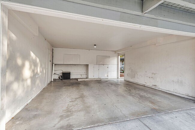 Building Photo - 2 Story Condo in Charry Plaza HOA