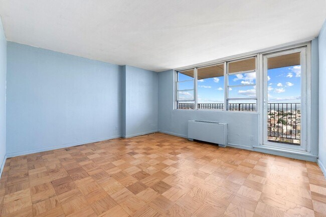 Building Photo - 6040 Boulevard E-33L-33L