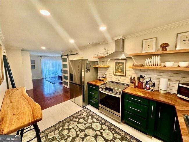 Primary Photo - 1230 Woodland Ave NE