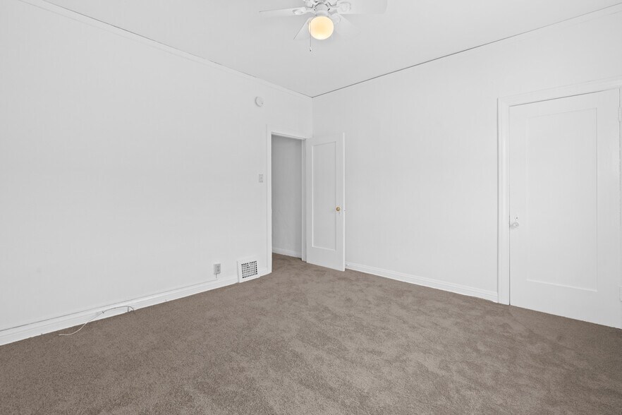 Building Photo - 429 N Gardner St