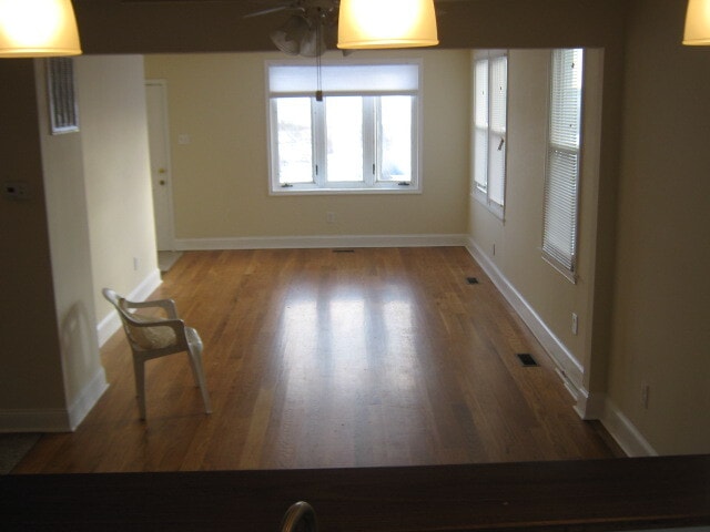 Living room - 7310 Bay Front Rd