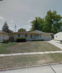 Building Photo - 801 36th St SE