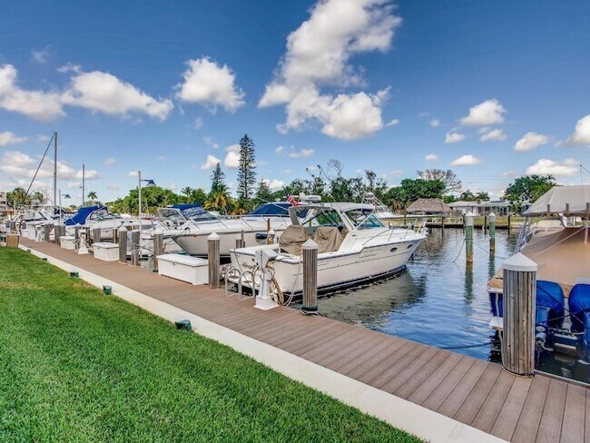 Building Photo - 2731 NE 14th Street Causeway