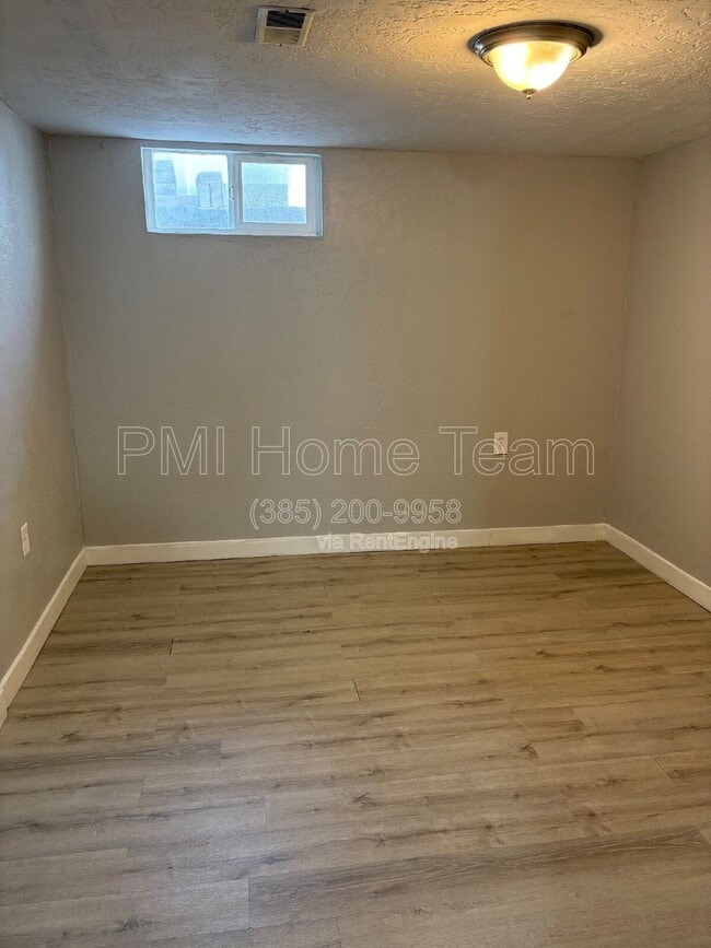 Building Photo - 168 Ross Dr