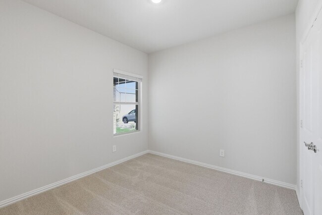 Building Photo - 501 Green Gables Dr