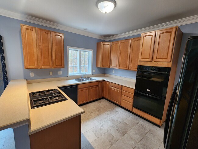 Building Photo - 30 Mary Ann Way