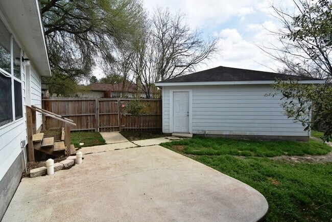 Building Photo - 12745 Lake Conroe Hills Dr