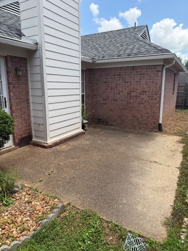 Building Photo - 3 BR/2BA | Newly Renovated Single Family Home |Attached garage  | Fenced  backyard | In Cordova!