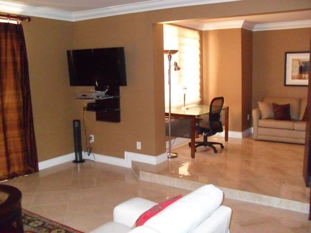 Building Photo - Meridian 2Bdr/2Bath Luxury Condo w/Den, Va...