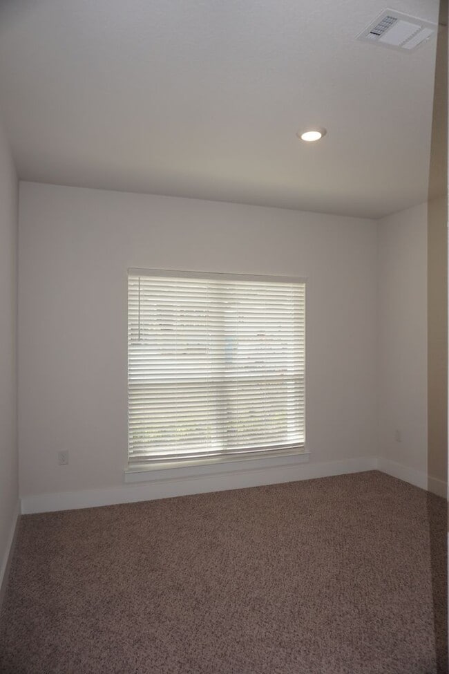 Building Photo - New Home in Gulf Breeze