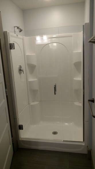 Shower - 124 S Main St