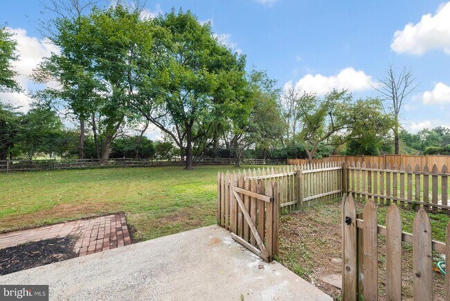 Building Photo - 450 Ridge Run