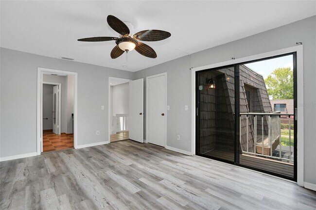 Building Photo - 15217 W Pond Woods Dr