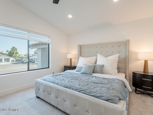 Building Photo - 4748 E Redfield Rd