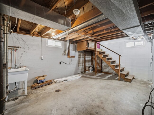 Building Photo - Charming Northwest Spokane Home | Minutes from Audubon Park & Downriver Golf Course
