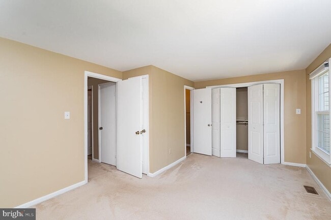 Building Photo - 6580 Lochleigh Ct
