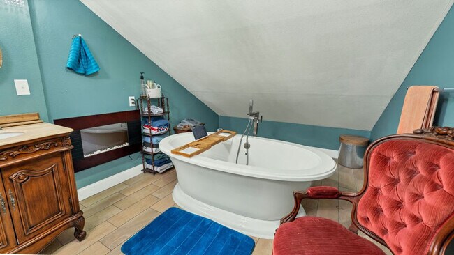 Building Photo - 316 Jacobs Creek Park Rd