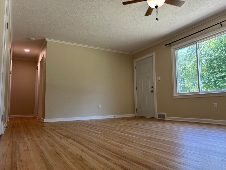 Building Photo - 540 3rd St