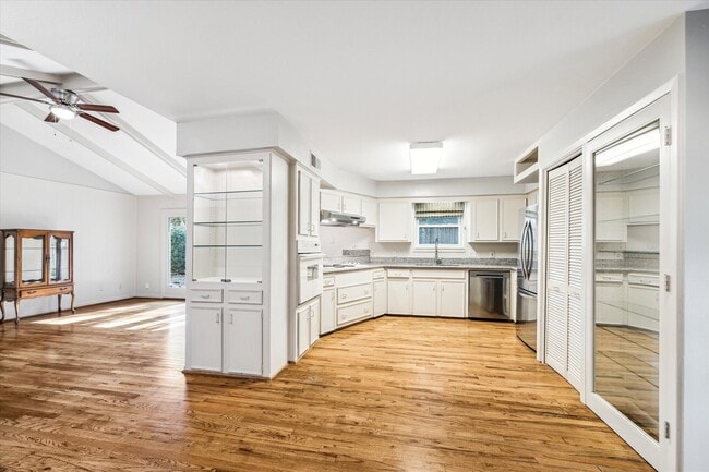 Building Photo - 5312 Buffalo Speedway