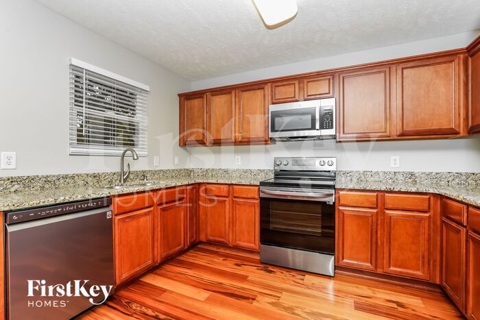 Building Photo - 322 Elderberry Way