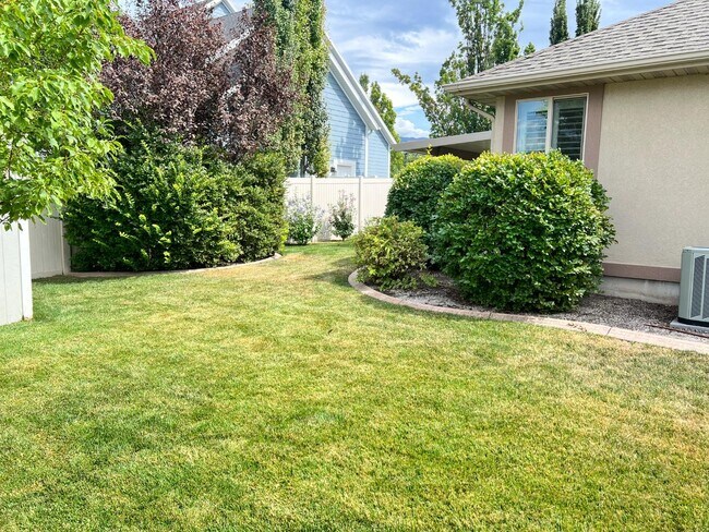 Building Photo - 564 Spring Meadow Ln
