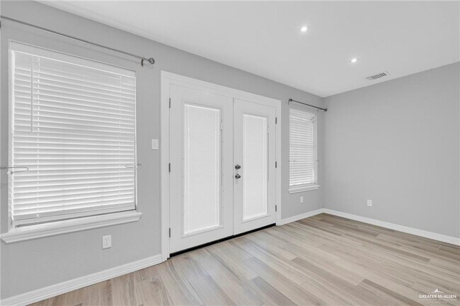 Building Photo - 18 Heritage Oaks Rd