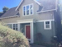 Building Photo - 204 Roosevelt Terrace