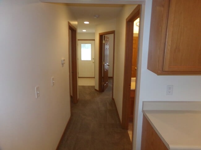 Building Photo - 106 Brookside Dr