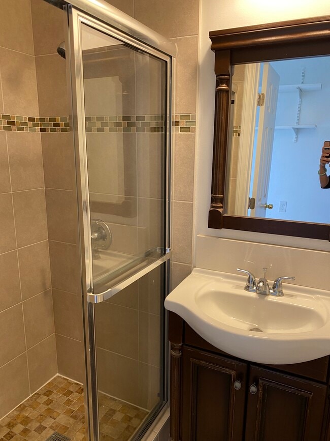 Building Photo - 5325 Glickman Ave