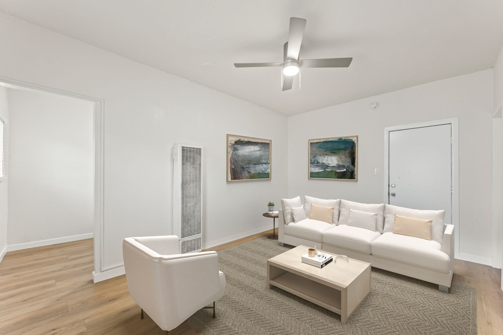 Building Photo - 182 W Vernon Ave