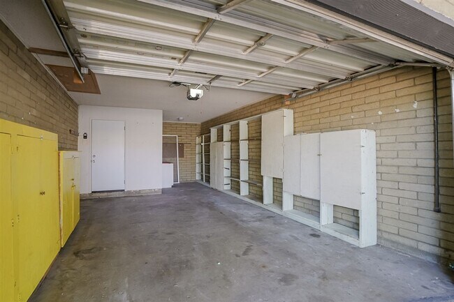 Building Photo - 3 Bedroom, 2 Bath Home with Garage For Rent in Prescott!
