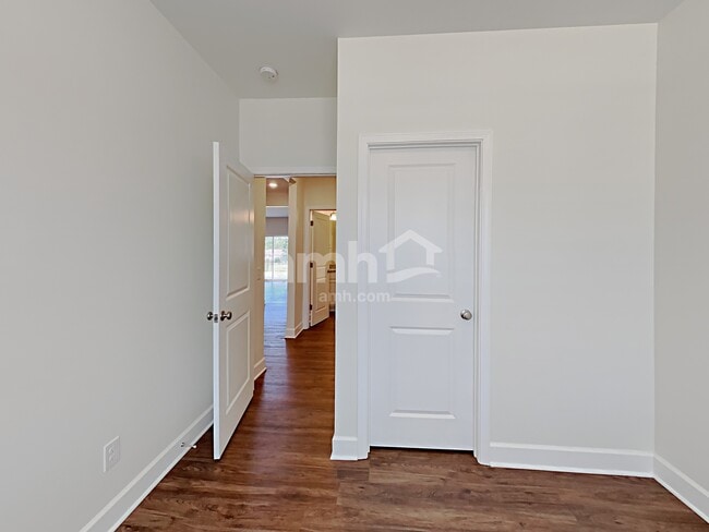Building Photo - 429 Bluewater Dr