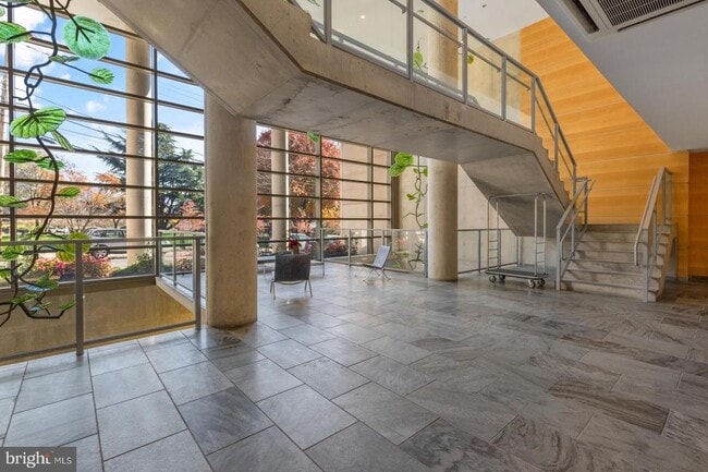 Building Photo - 1900 Hamilton St