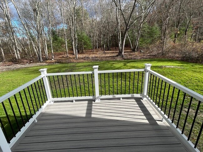 Building Photo - 189 Greenwood St