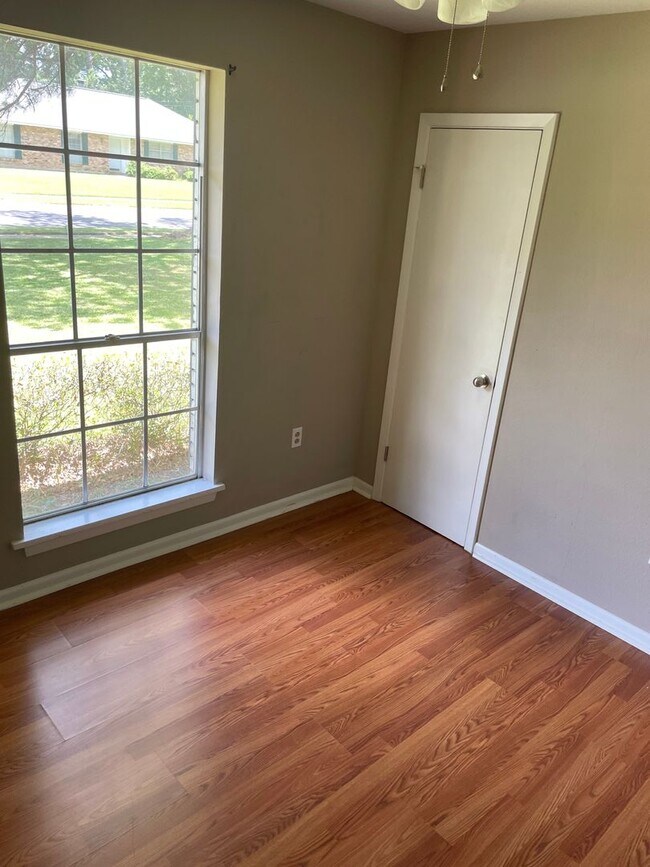 Building Photo - CHARMING 3-BEDROOM HOME FOR RENT IN ZACHARY, LA