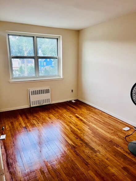 Building Photo - 68 Croton Ave