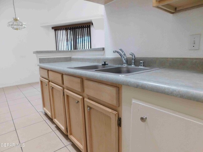 Building Photo - 8695 Pilgrimage Cir